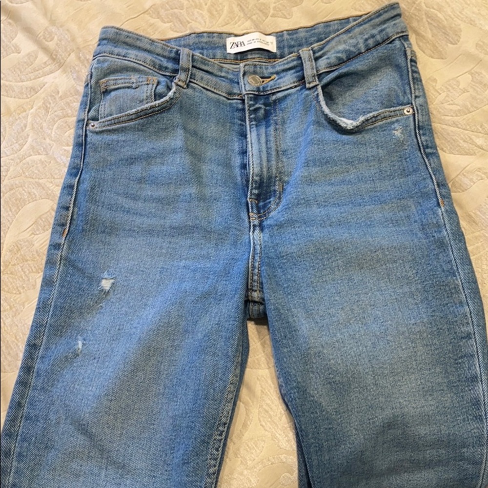Zara ripped Jeans